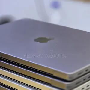 New Laptop Apple MacBook Pro 2020 M1 16GB Apple M1 Pro SSD 512GB