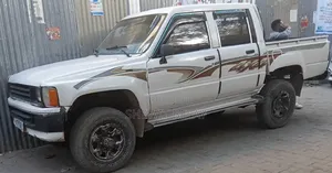 Toyota Hilux 2200 4x4 1986 White