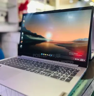 New Laptop Lenovo 8GB Intel Core i5 SSD 512GB