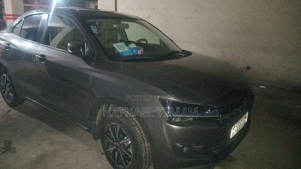 Suzuki Dzire 2023 Brown