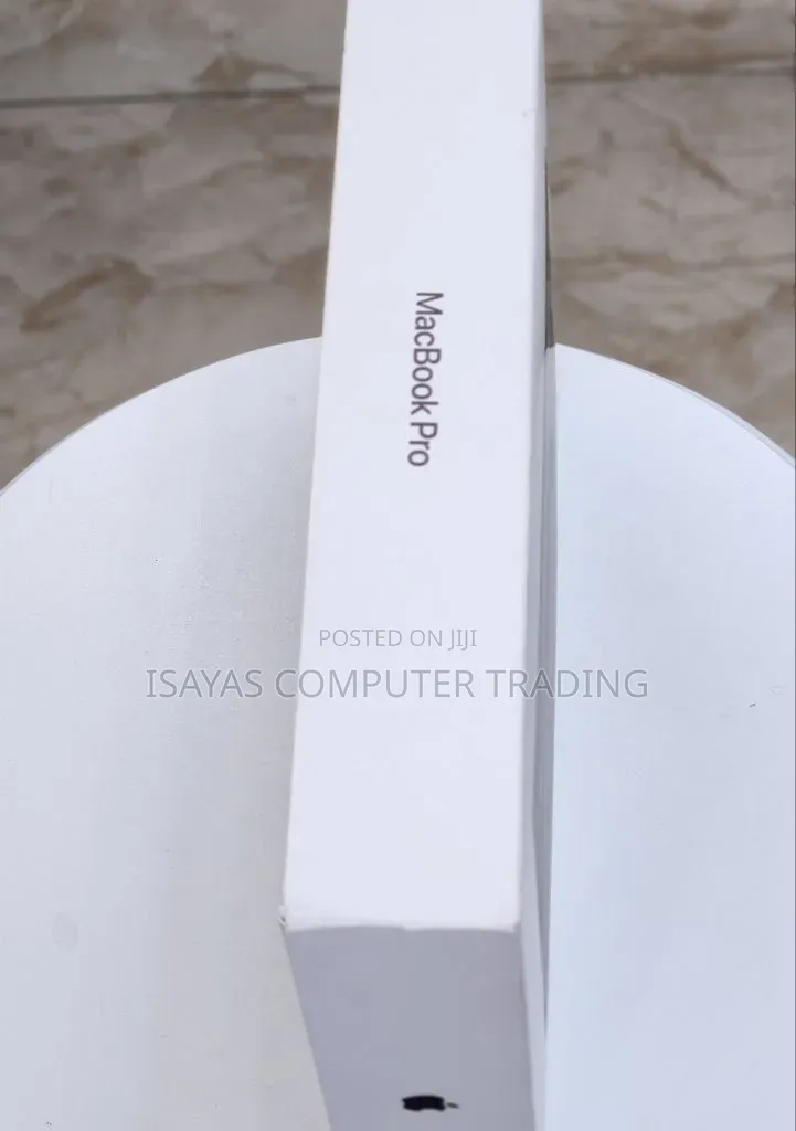 New Laptop Apple MacBook Pro 2025 M5 24GB Apple M5 Pro SSD 256GB