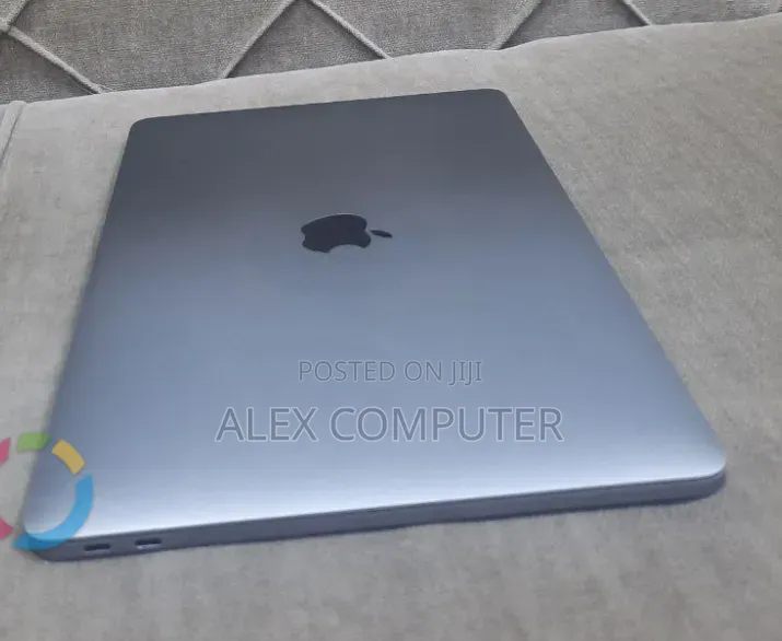 New Laptop Apple MacBook Pro 2017 16GB Intel Core i5 SSD 512GB