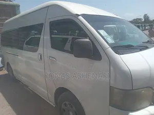 Toyota HiAce 2016 White