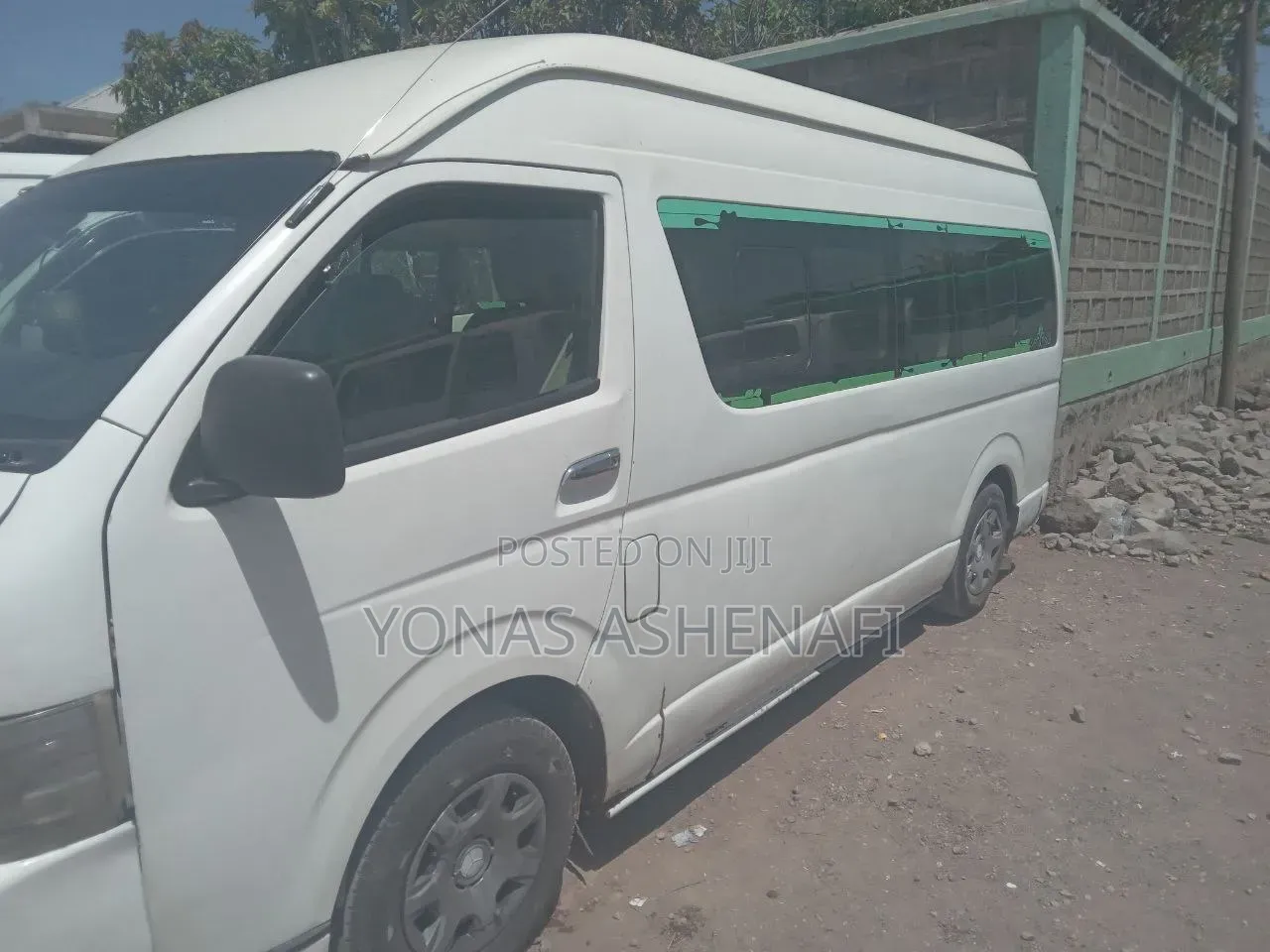 Toyota HiAce 2016 White