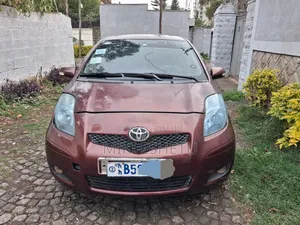 Toyota Yaris 2010 Burgundy