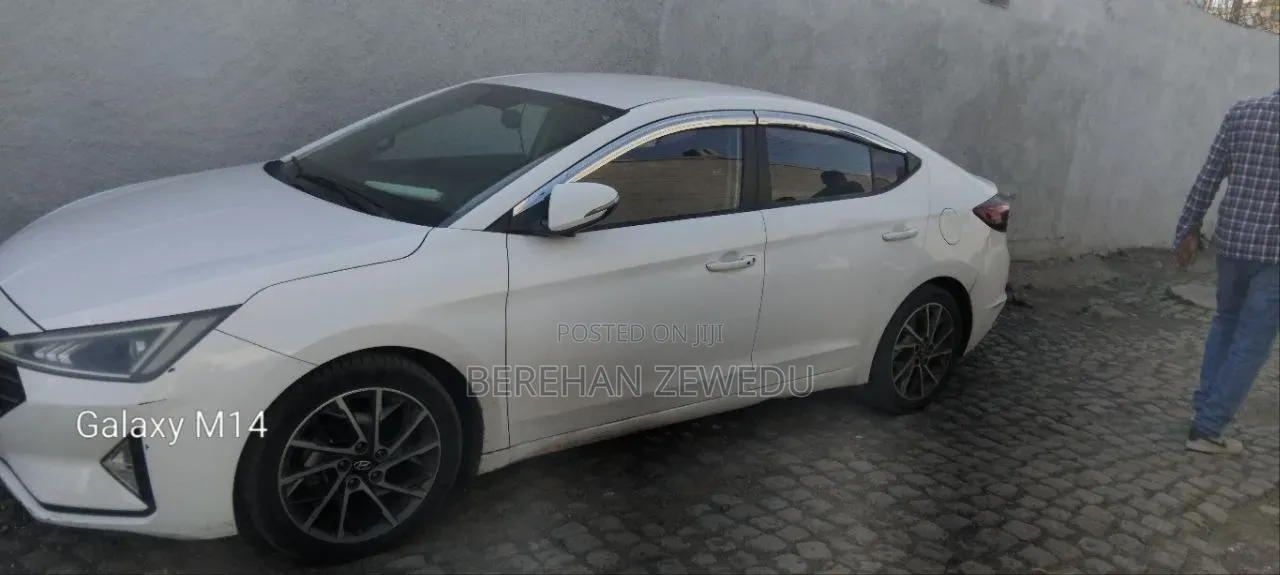 Hyundai Avante 2020 White