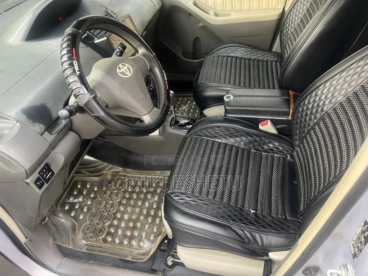 Toyota Yaris 2010 Gray