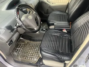 Toyota Yaris 2010 Gray