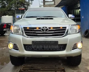 Toyota Hilux 2012 Silver
