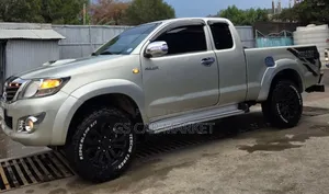 Toyota Hilux 2012 Silver