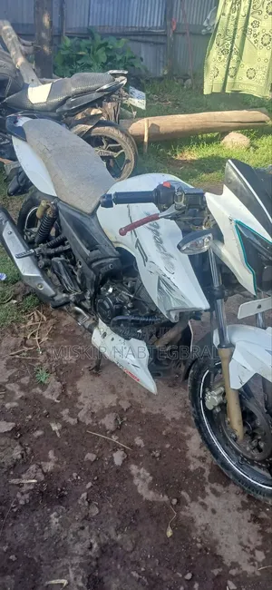 TVS Apache 180 RTR 2018 White