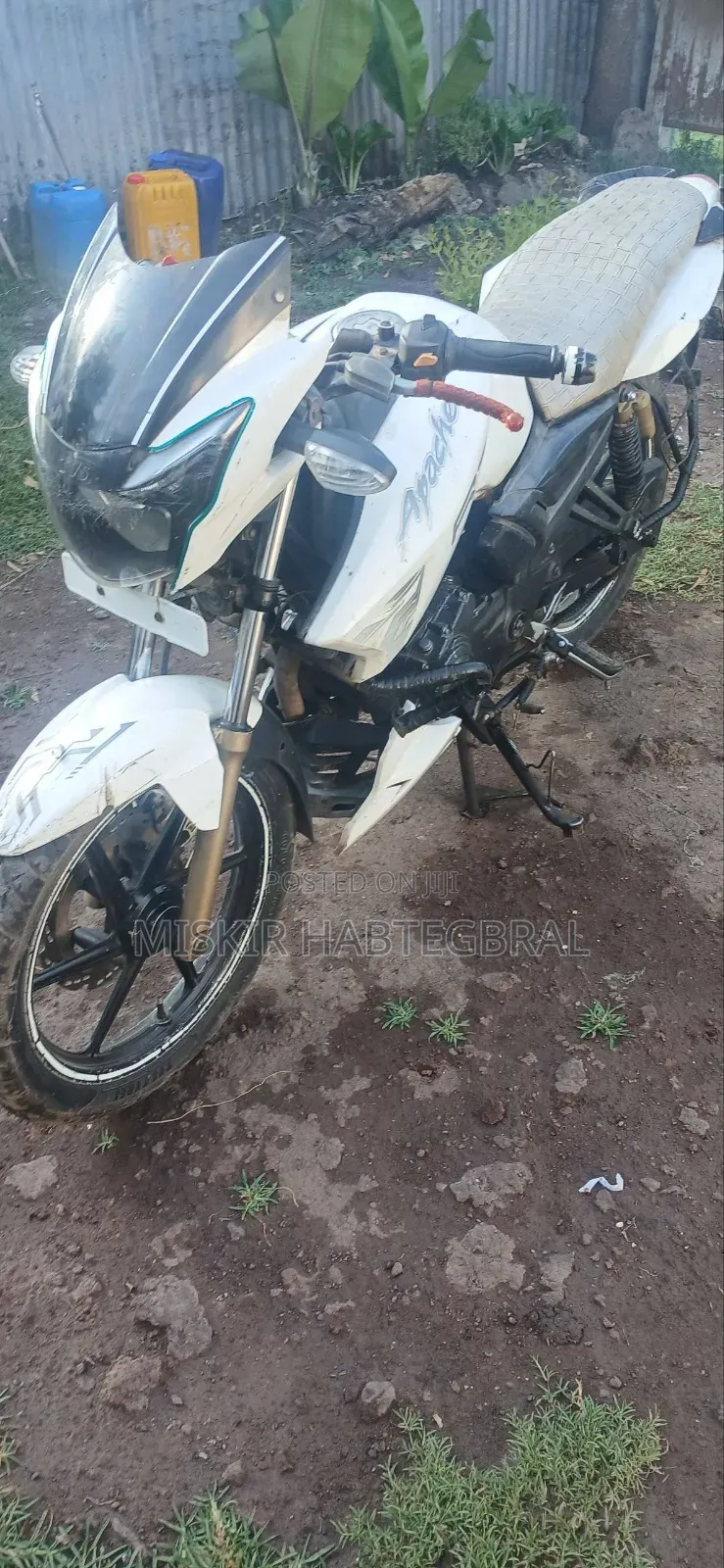 TVS Apache 180 RTR 2018 White