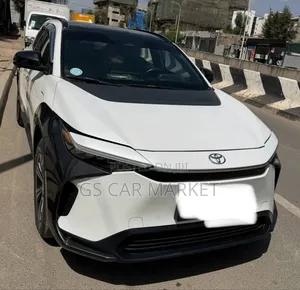 Toyota bZ4X 71.4 kWh FWD 2022 White