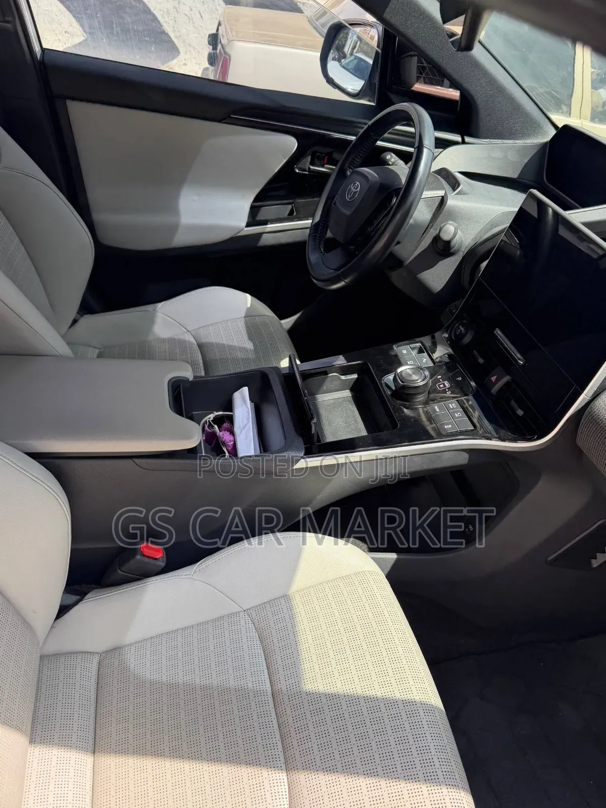 Toyota bZ4X 71.4 kWh FWD 2022 White