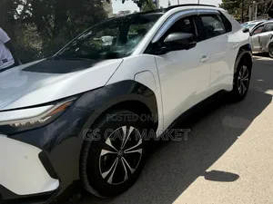 Toyota bZ4X 71.4 kWh FWD 2022 White