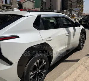 Toyota bZ4X 71.4 kWh FWD 2022 White