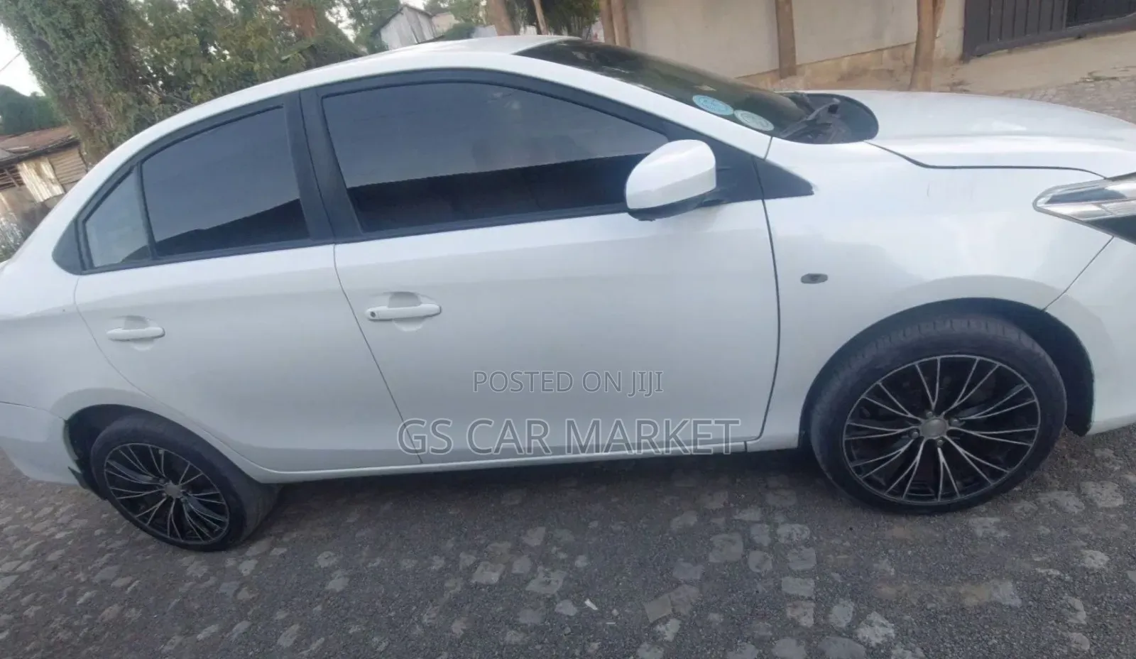 Toyota Yaris 2013 White