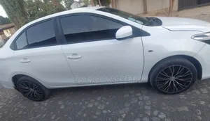 Toyota Yaris 2013 White