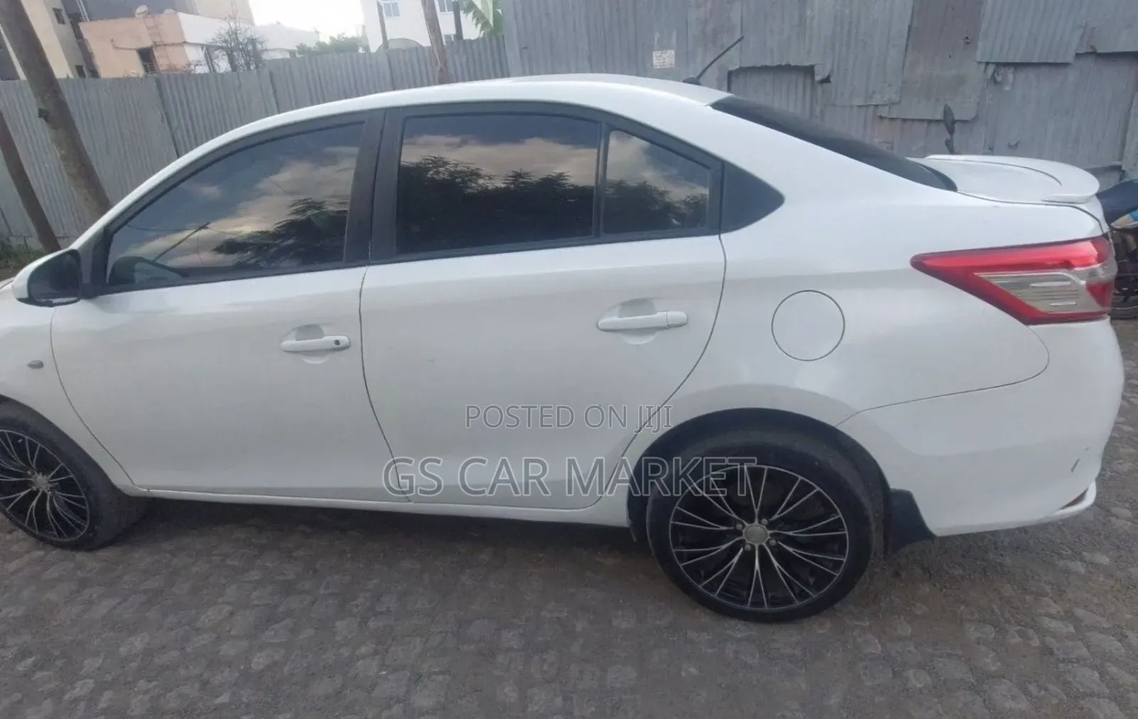 Toyota Yaris 2013 White