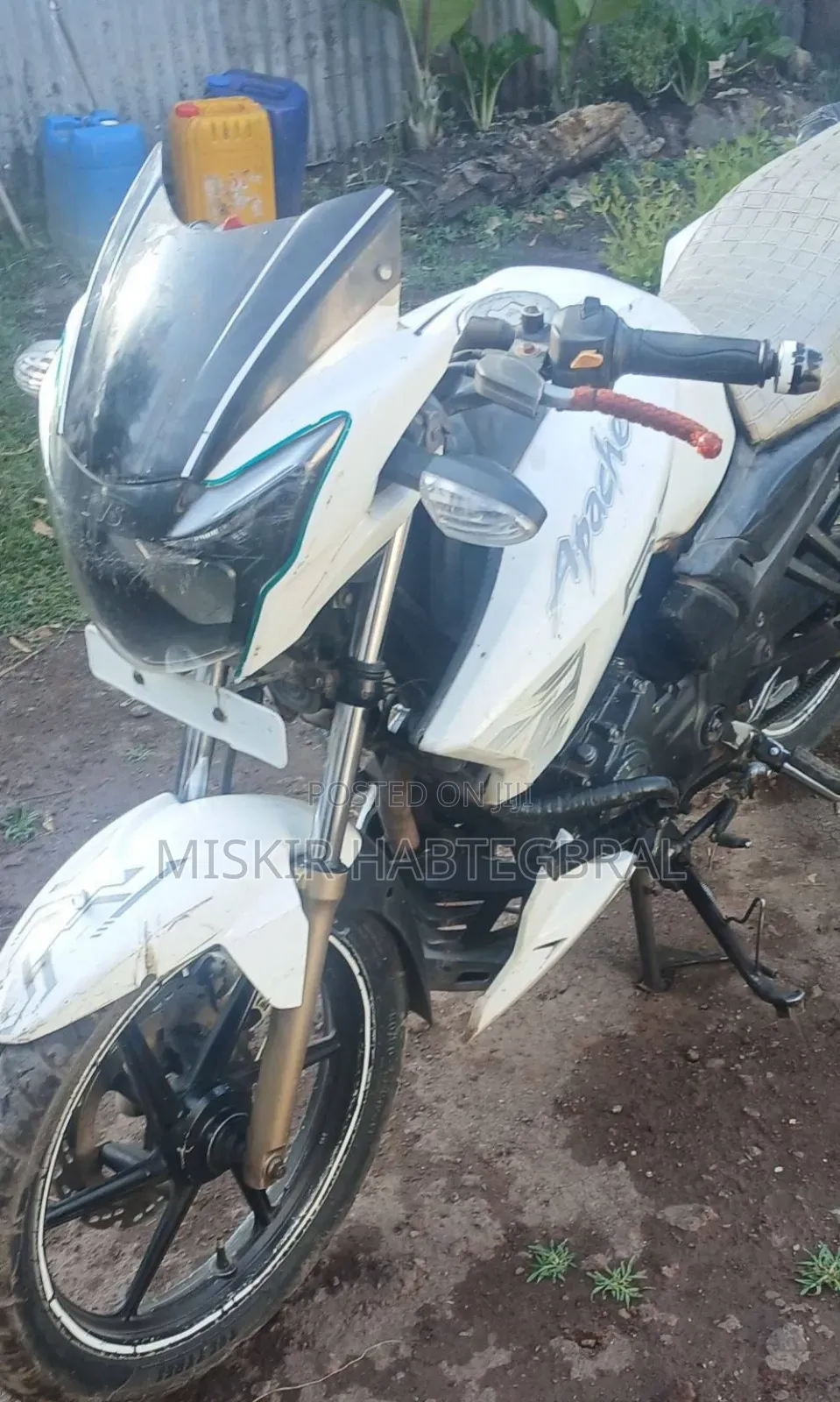 TVS Apache 180 RTR 2018 White
