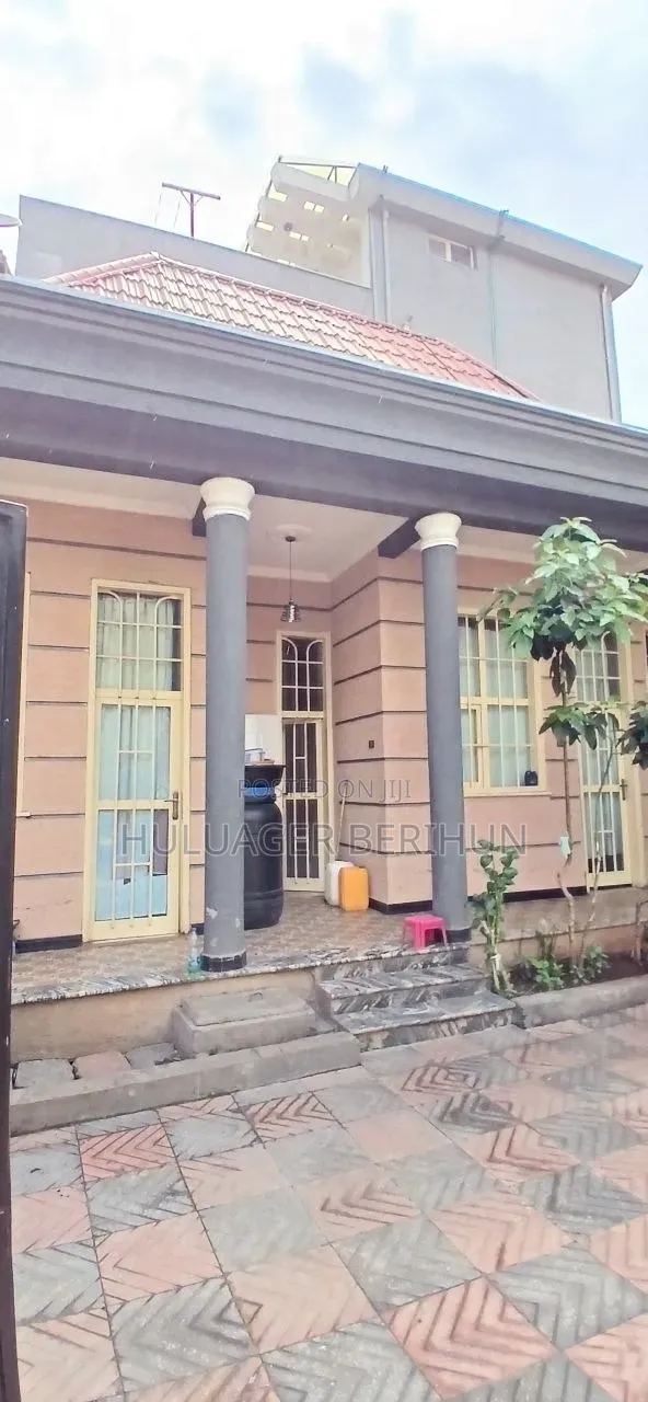 Furnished 3bdrm Villa in Bole for sale