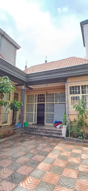 Furnished 3bdrm Villa in Bole for sale