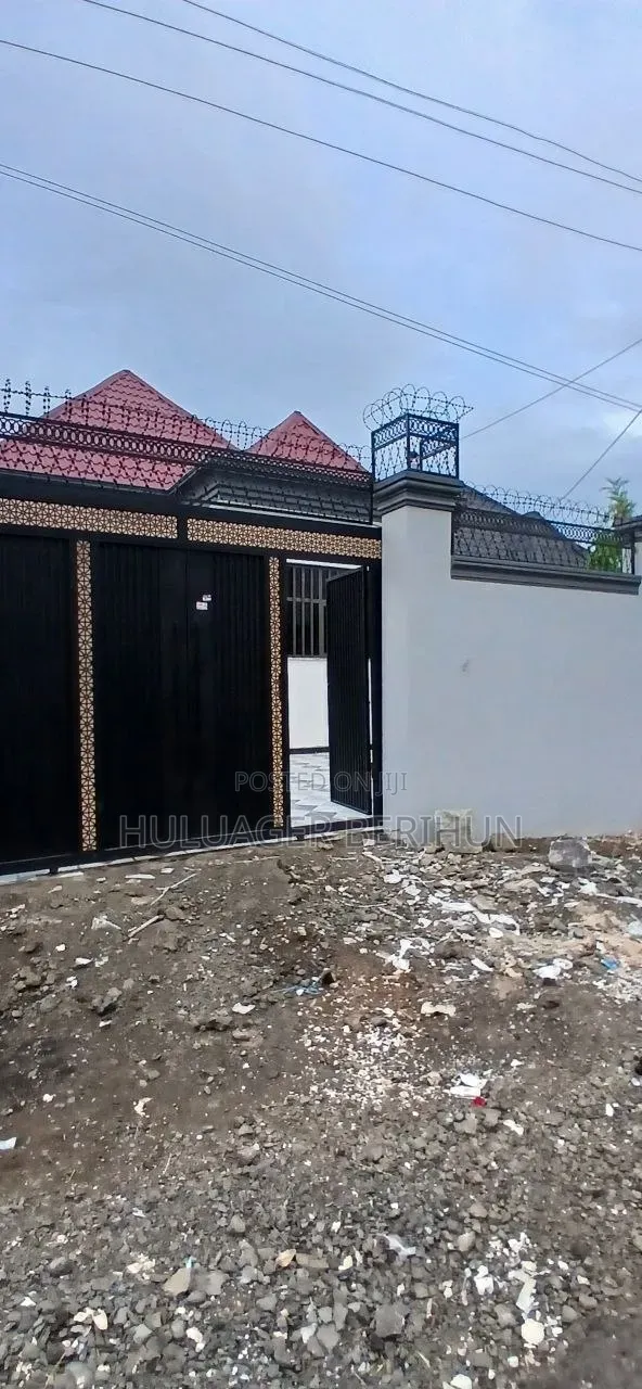 Furnished 3bdrm Villa in Bole for sale