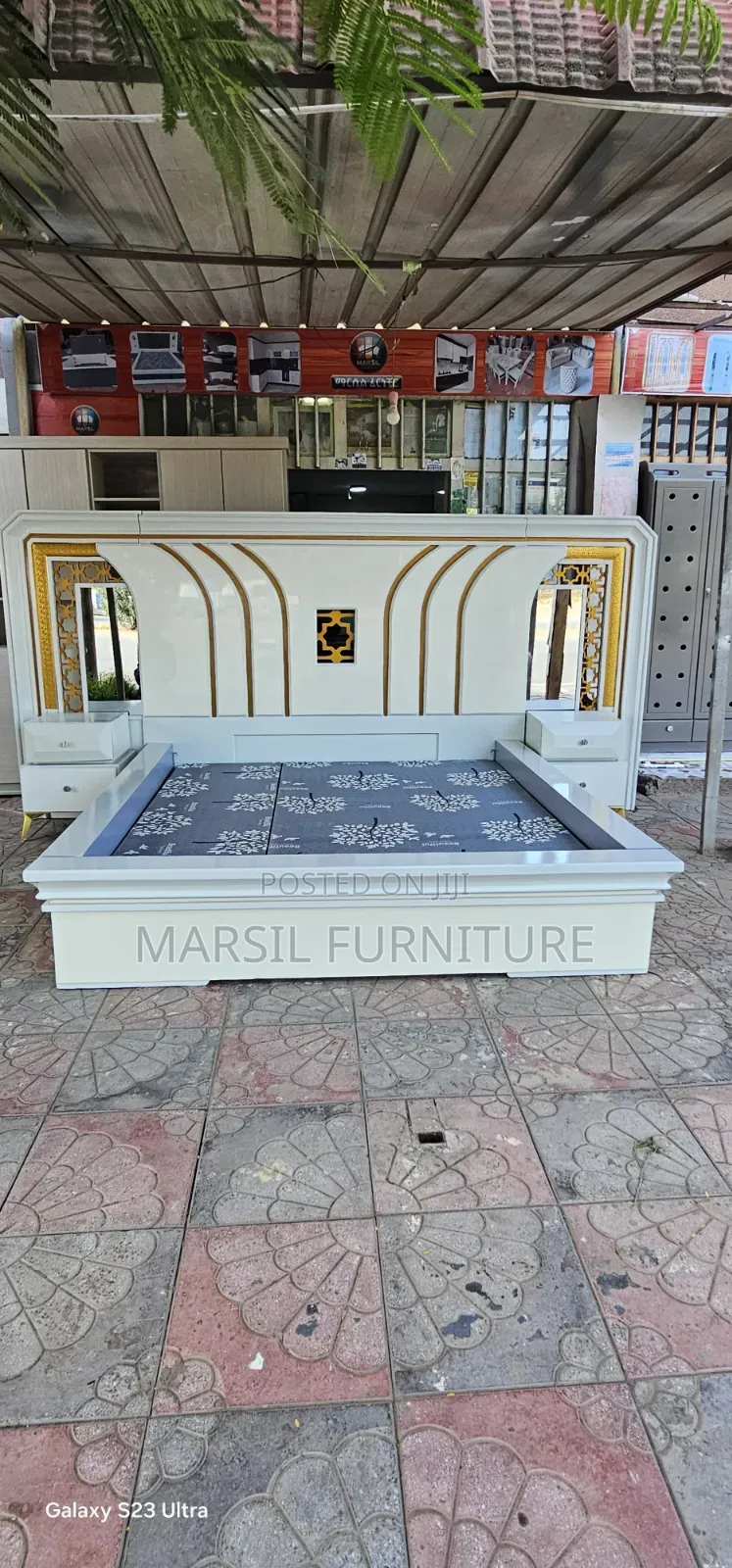 1.50 Bed King Size