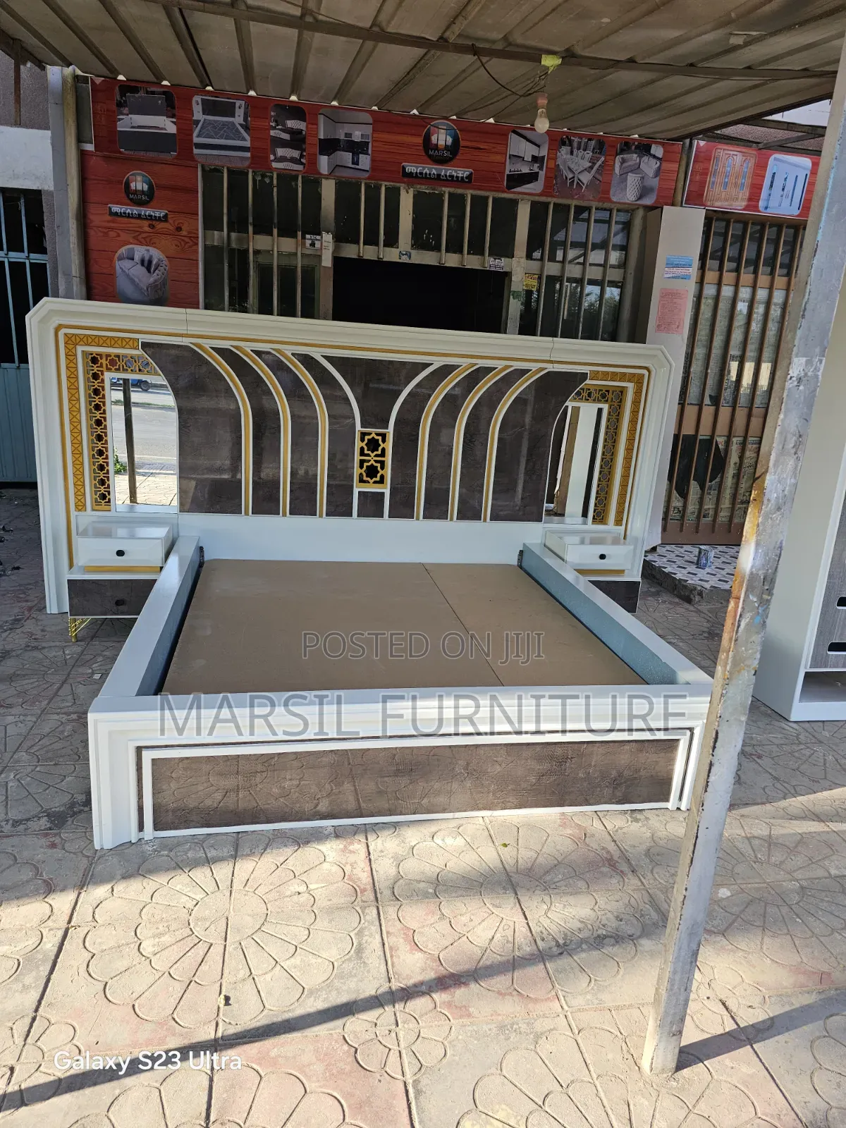 1.50 Bed King Size