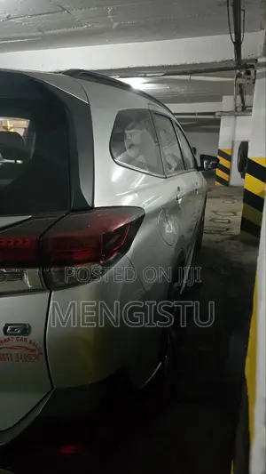 Toyota Rush 2023 Silver