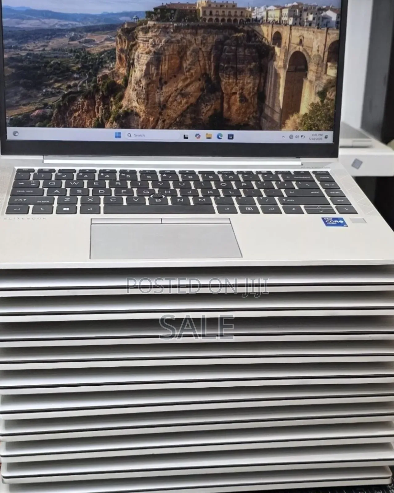 New Laptop HP EliteBook 840 G8 16GB Intel Core i7 SSD 512GB
