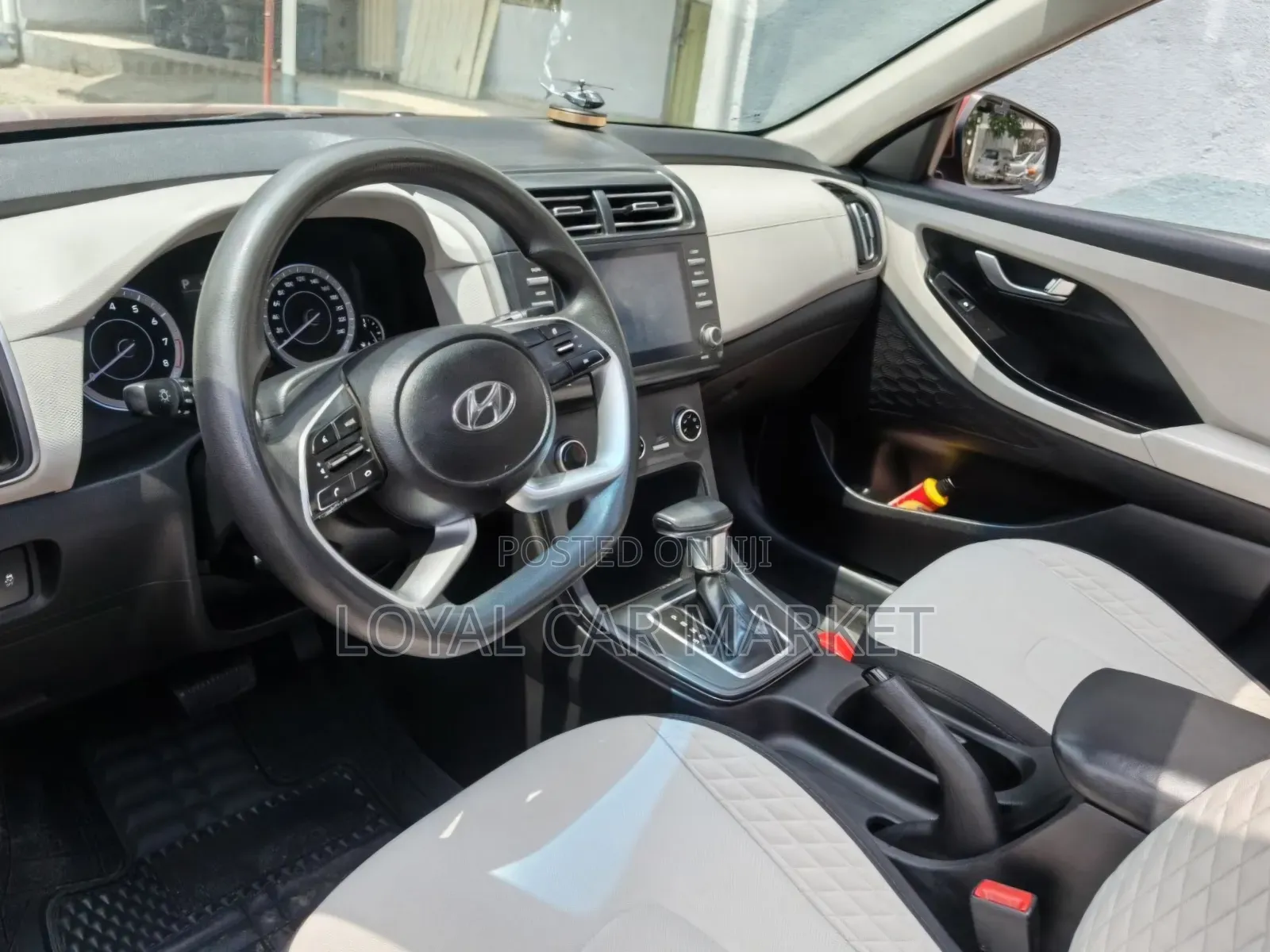 Hyundai Creta 2022 Red
