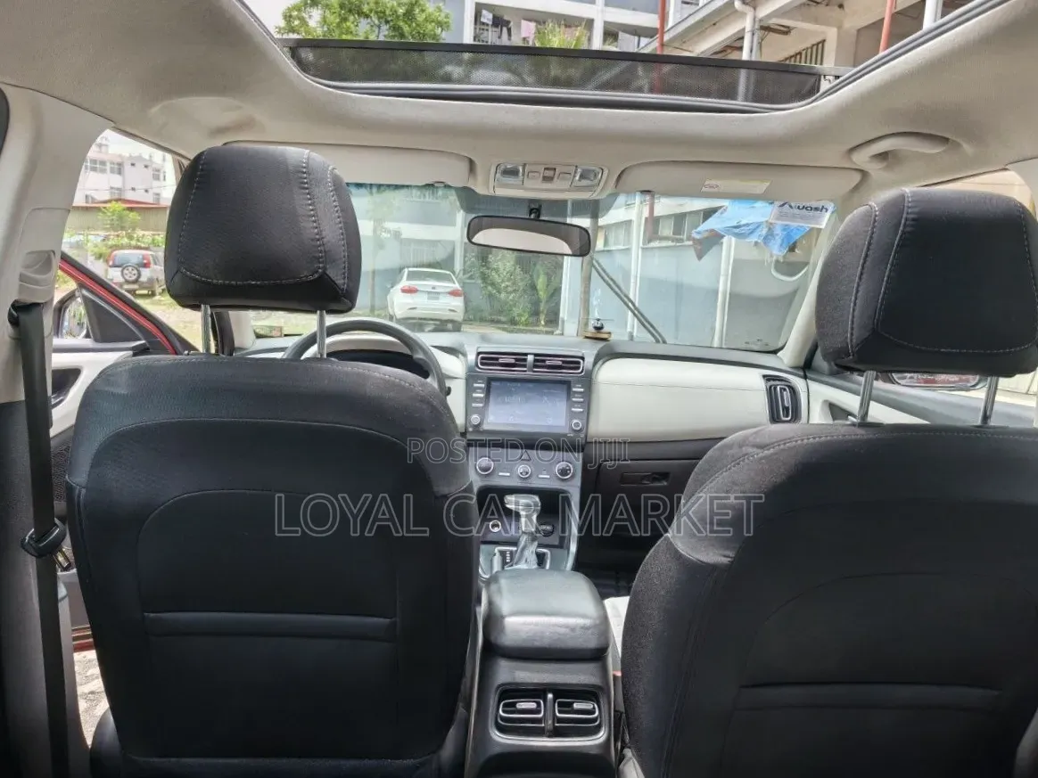 Hyundai Creta 2022 Red