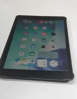New Apple iPad 9.7 64 GB Silver