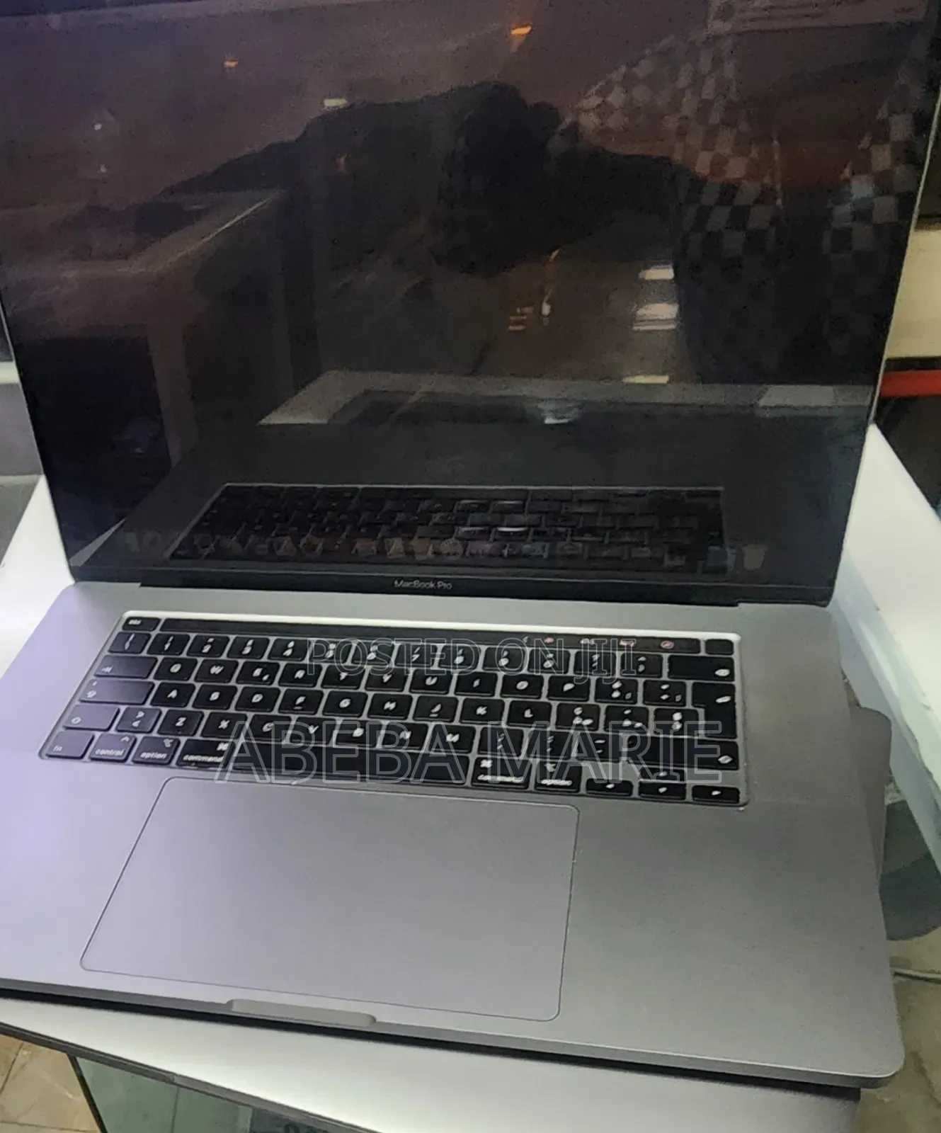 New Laptop Apple MacBook Pro 2019 16GB Intel Core i7 SSD 256GB