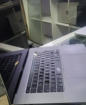 New Laptop Apple MacBook Pro 2019 16GB Intel Core i7 SSD 256GB