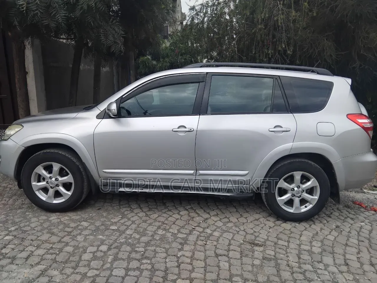Toyota RAV4 2011