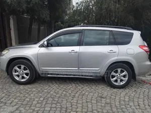 Toyota RAV4 2011
