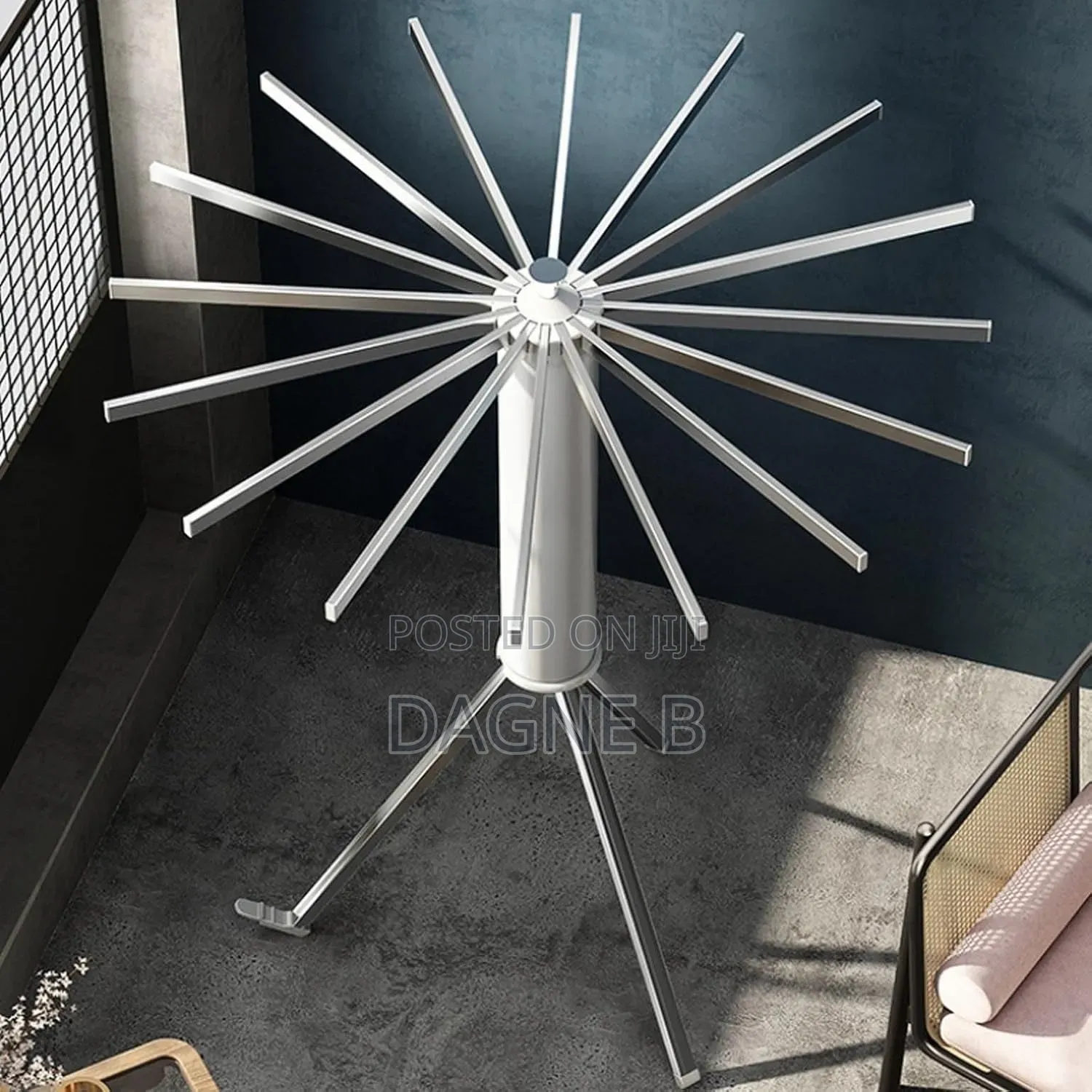 Foldable Octopus Tripod Clothes Drying Rack የሚተጣጠፍ ልብስ መደርደሪያ እና ማስጫ