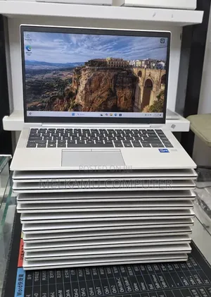 New Laptop HP EliteBook 840 G8 16GB Intel Core i7 SSD 512GB