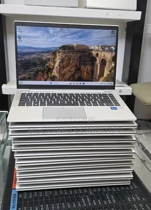 New Laptop HP EliteBook 840 G8 16GB Intel Core i7 SSD 512GB