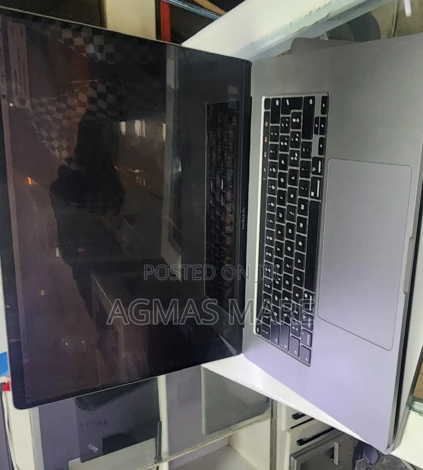 New Laptop Apple MacBook Pro 2019 16GB Intel Core i7 SSD 256GB