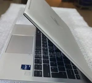 New Laptop HP EliteBook 830 G9 16GB Intel Core i5 SSD 512GB