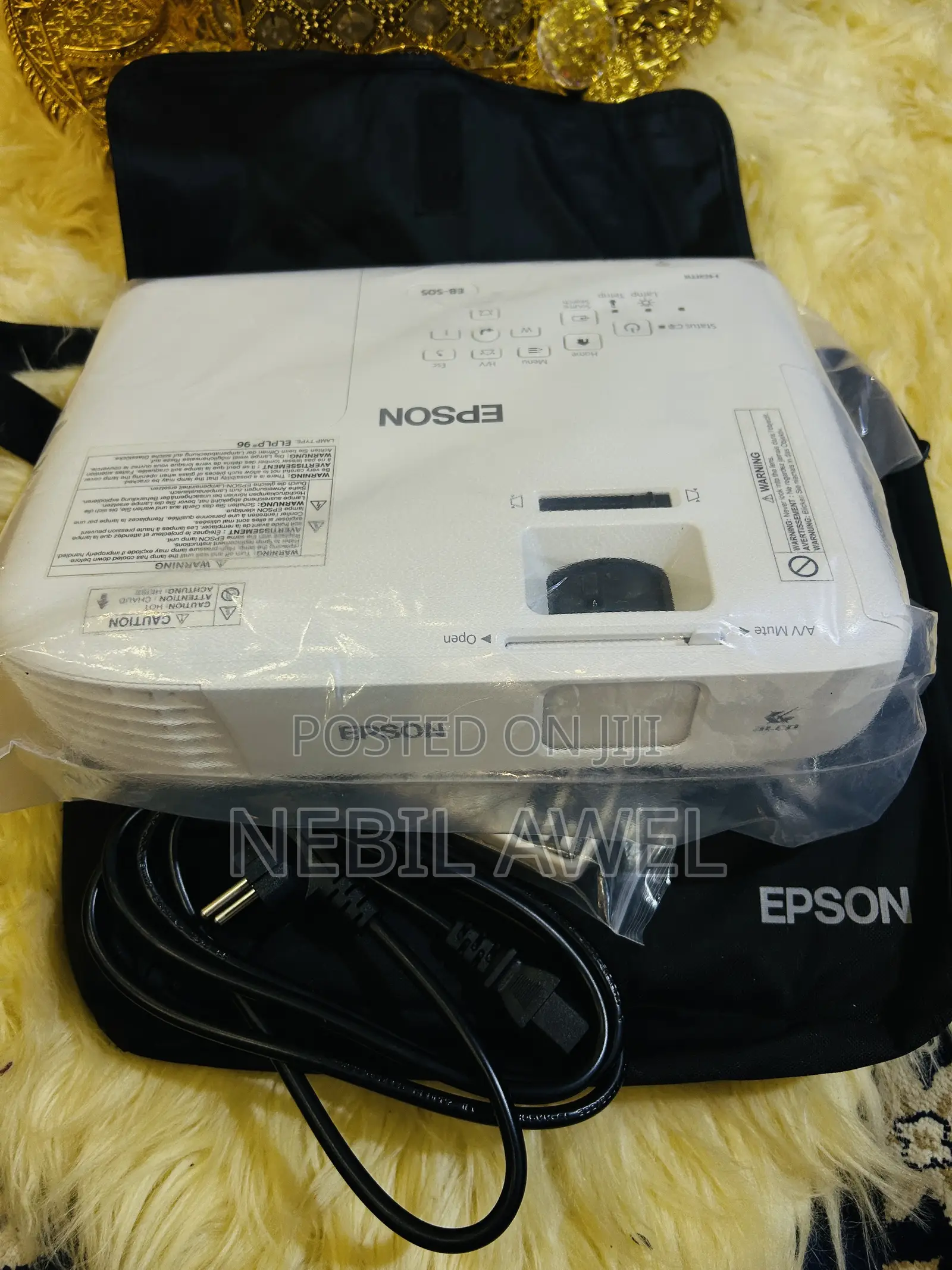 Epson Eb-S05 Svga 3lcd Hd Multimedia Projector 3,200 Lumens