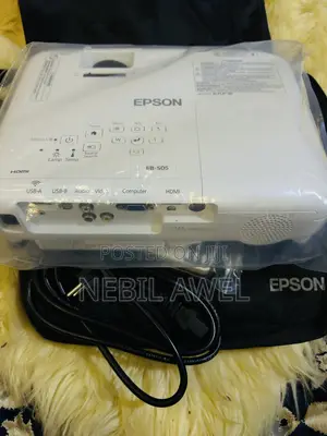 Epson Eb-S05 Svga 3lcd Hd Multimedia Projector 3,200 Lumens