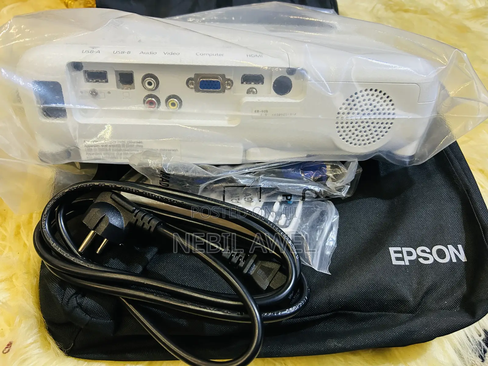 Epson Eb-S05 Svga 3lcd Hd Multimedia Projector 3,200 Lumens