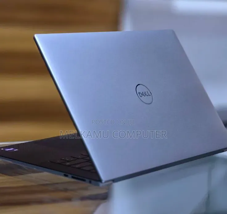 New Laptop Dell Precision 5540 16GB Intel Core i9 SSD 512GB