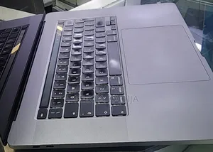 New Laptop Apple MacBook Pro 2019 16GB Intel Core i7 SSD 256GB