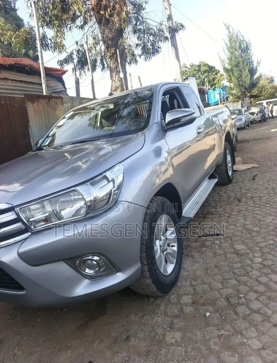 Toyota Hilux 2017 Silver