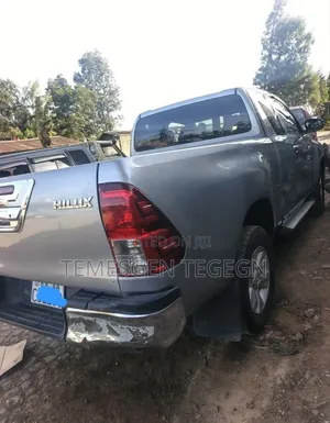 Toyota Hilux 2017 Silver